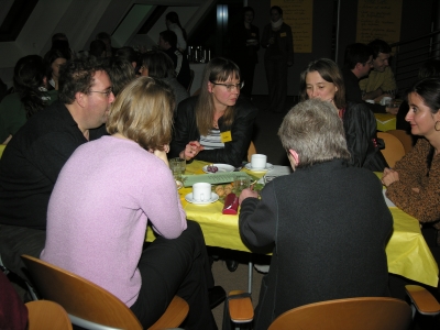 Eva Bittner und Kleingruppe beim Dialog